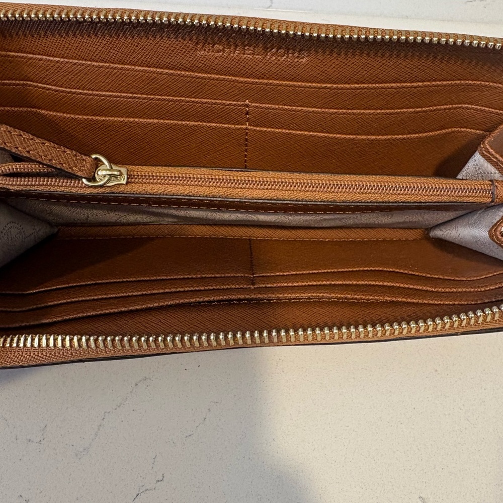 MICHAEL KORS Brown Saffiano Zip Around clutch Wallet - Picture 5 of 8